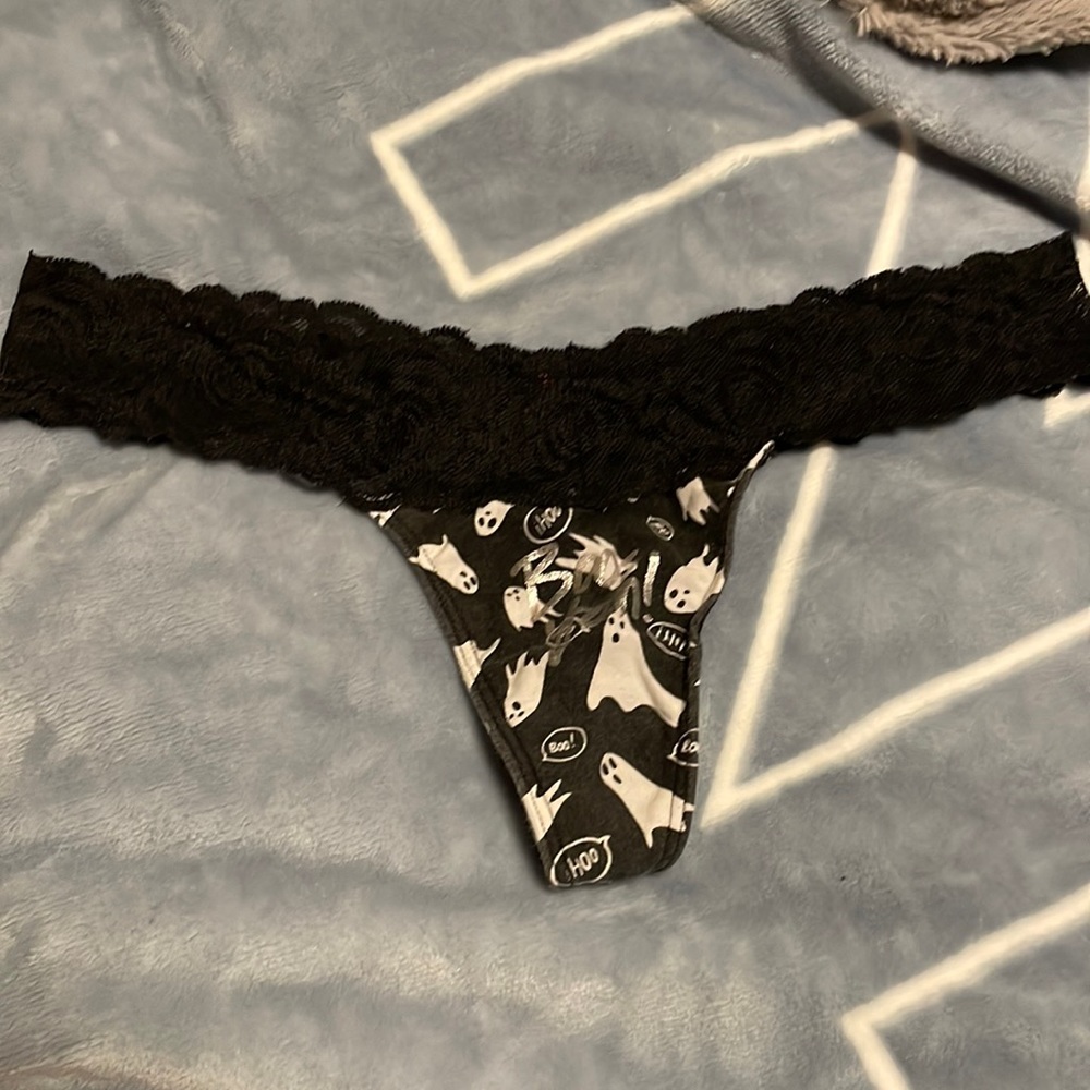 VSPINK black ghost preowned thong size M